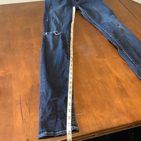 TRUE Religion Skinny Jeans. Size 27 - Picture 9 of 9